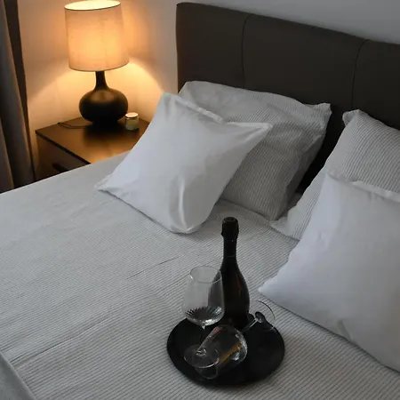 شقة Valuna - Modern Sea View -terrace - 4 Min To - Free Parking جادرانوفو