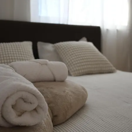 Valuna - Modern Sea View -terrace - 4 Min To - Free Parking *