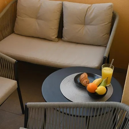 Valuna - Modern Sea View -terrace - 4 Min To - Free Parking Apartment *
